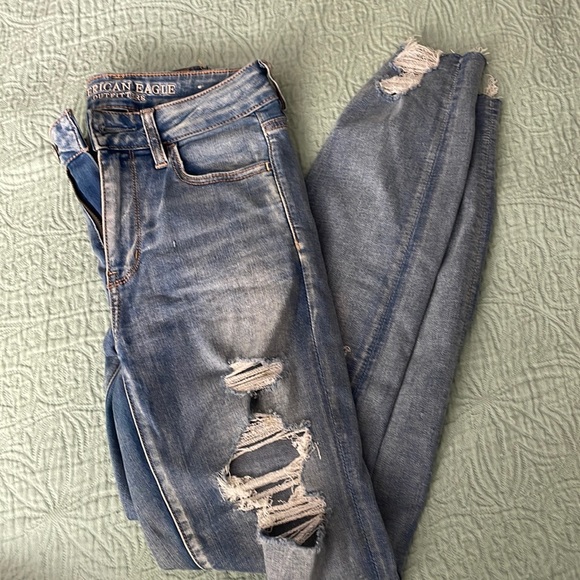 American Eagle Ripped Jeans - Picture 1 of 2